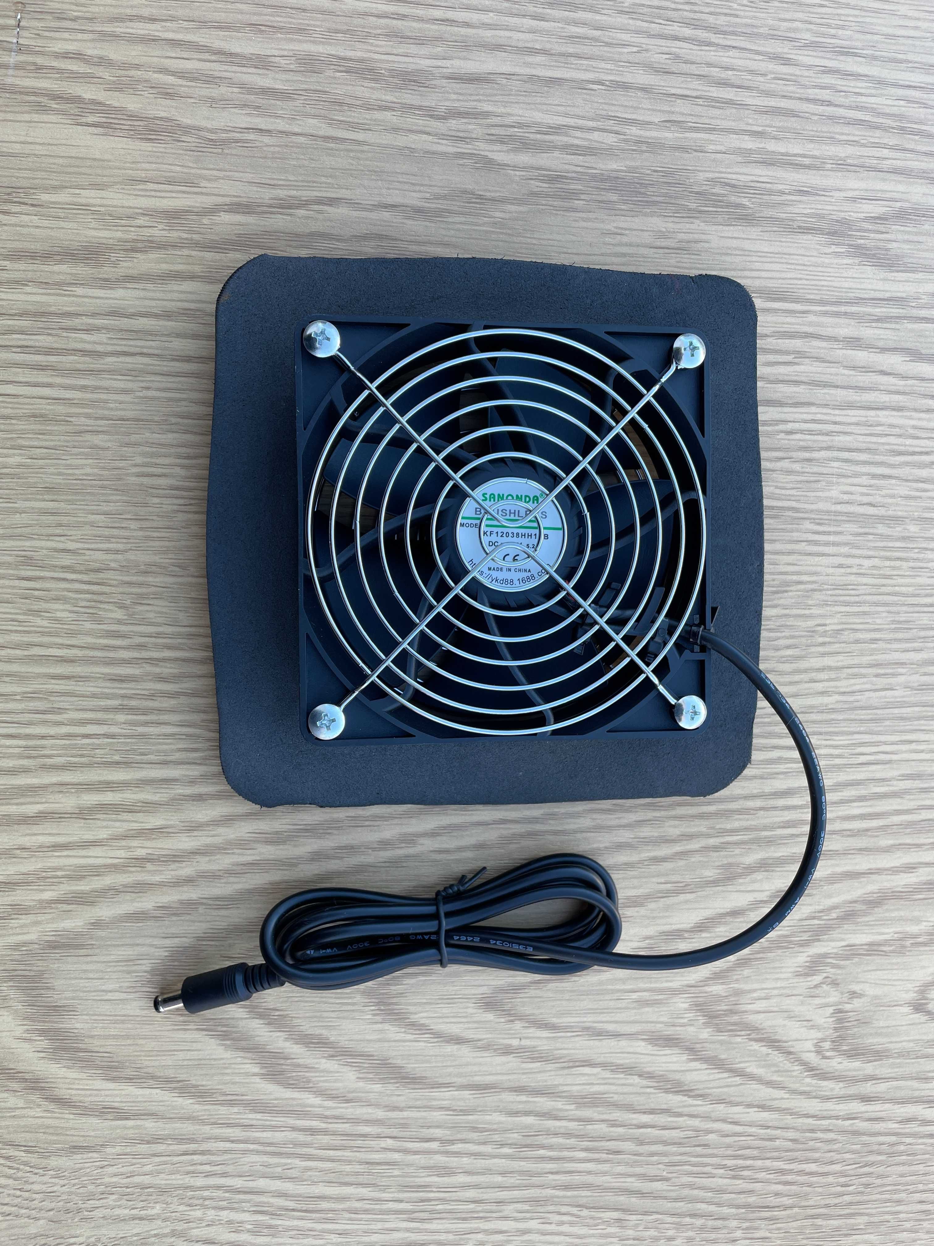 Wentylator 12V 120x120x38mm 5,2 A  65 watt do kostiumu misia polarnego