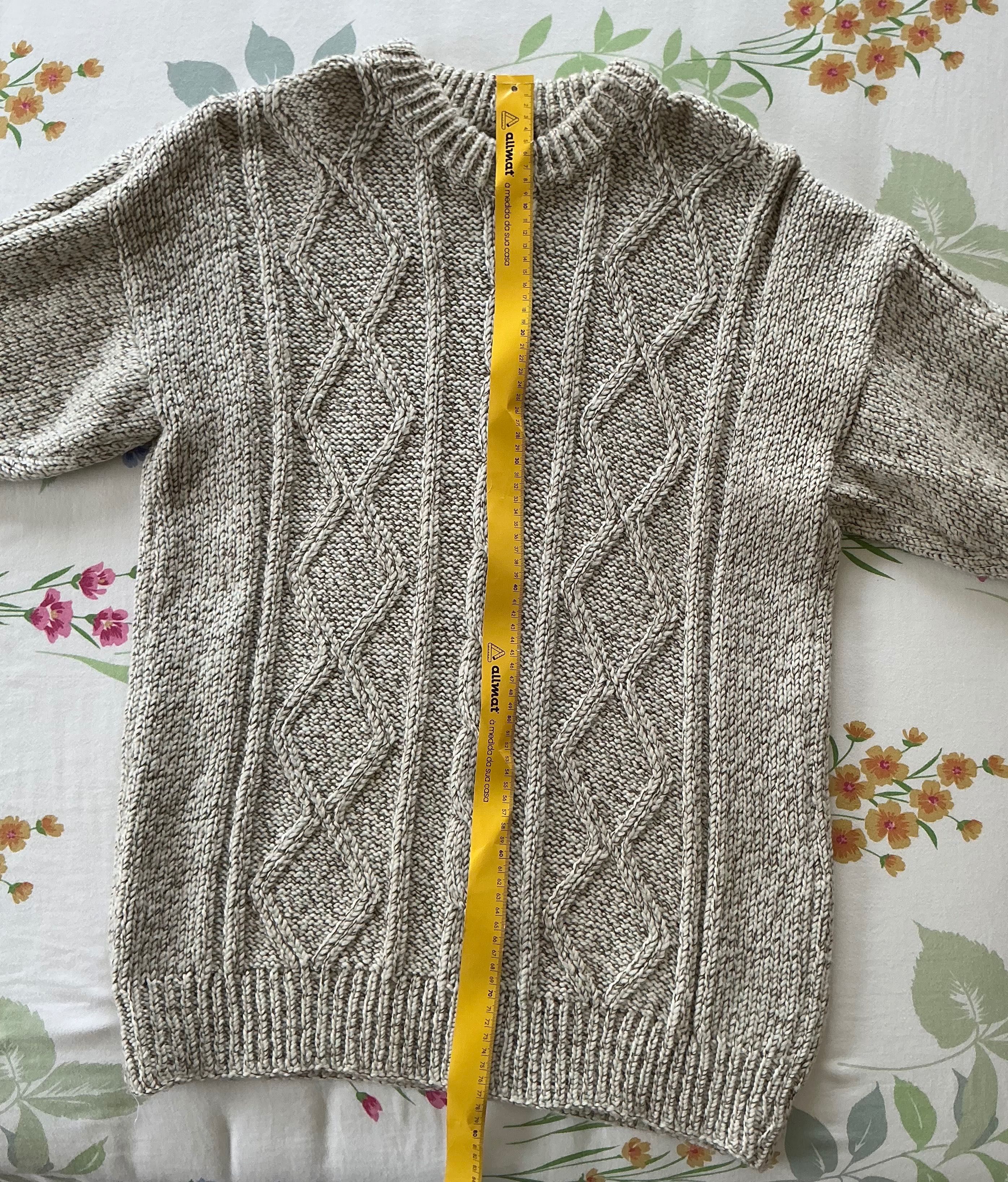 PULLOVER de lã . Novo.
