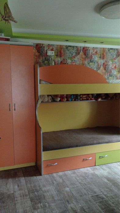 Двохповерхове дитяче ліжко з шафою. Меблі в дитячу кімнату