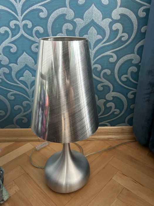 Lampka nocna  srebrna 2 sztuki  za 70 zl