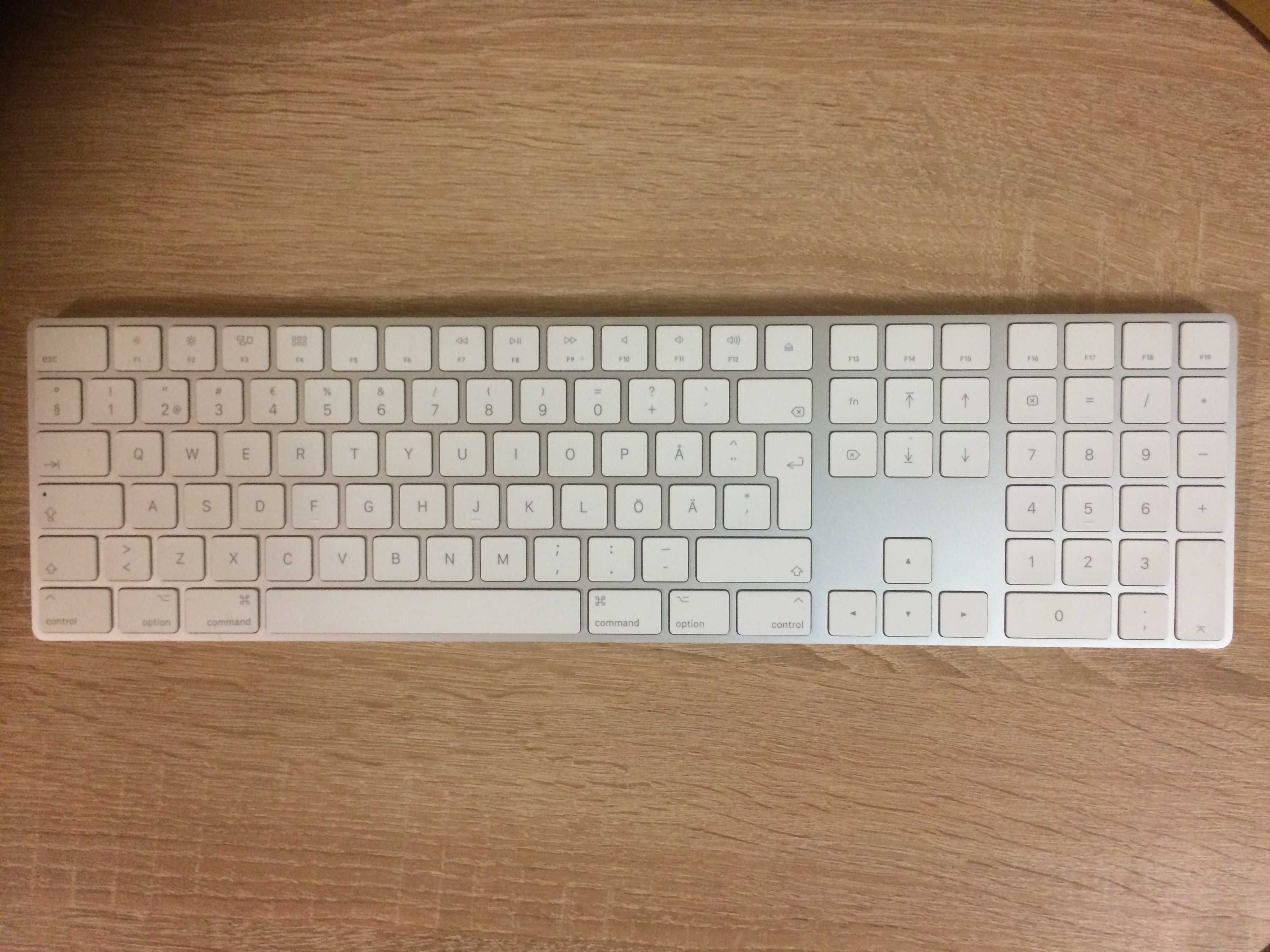 Клавиатуры Apple A1843 bluetooth и A1243 usb