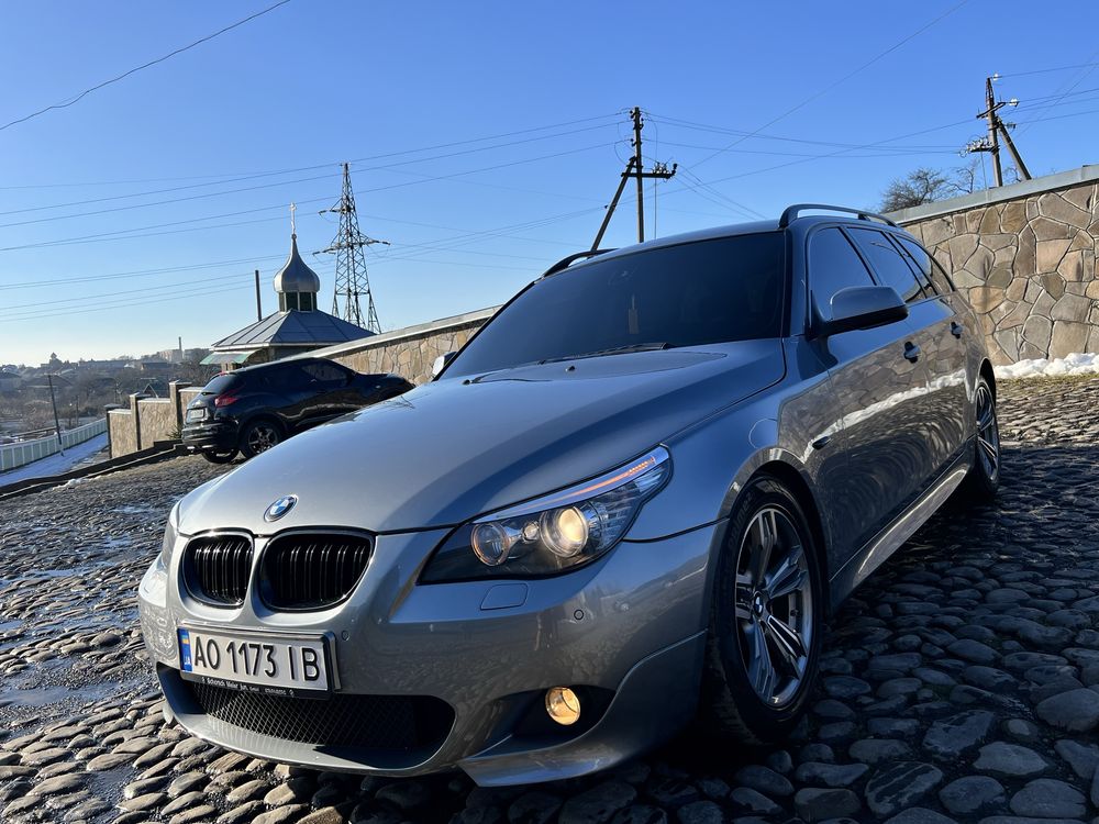 Машина BMW 520 d