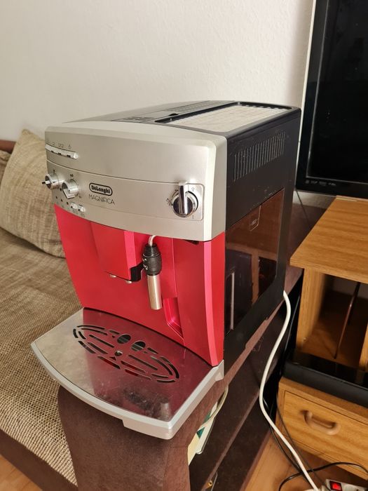 Кавомашина "Delonghi"