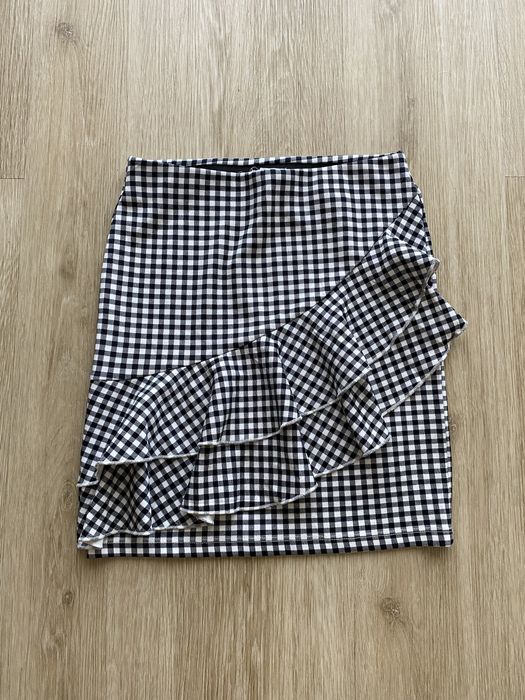 śliczna elegancka spódniczka mini z falbankami w kratkę