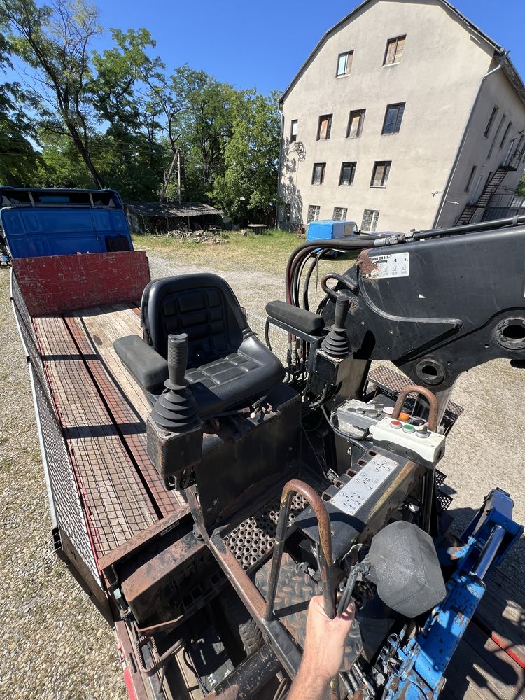 Напівпричіп Floor з краном маніпулятором Hiab 130