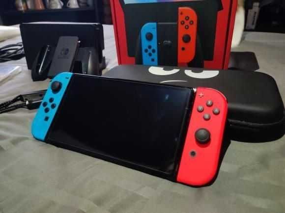 Vendo Nintendo Switch OLED