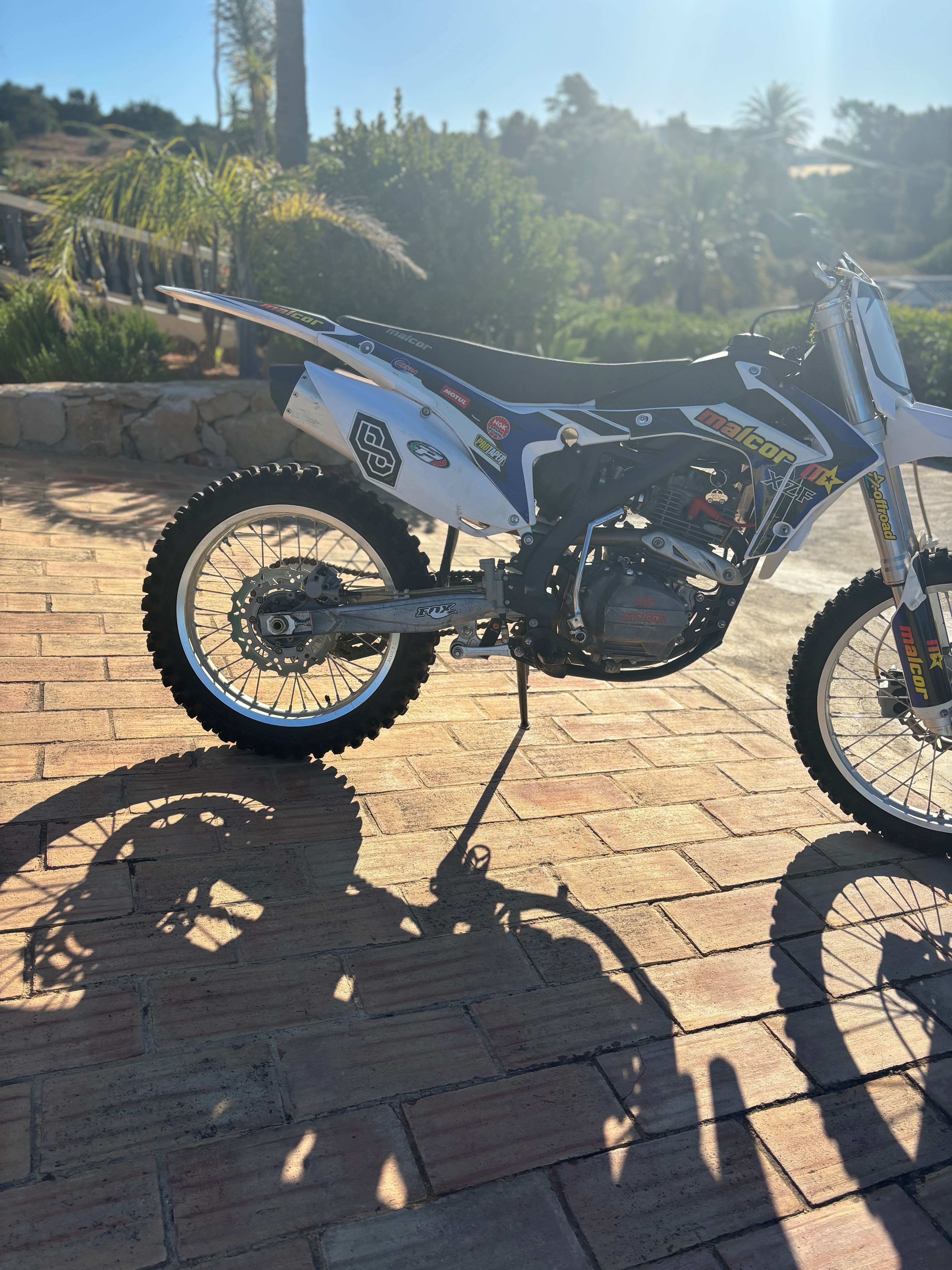 Malcor 250cc 4T – Mota de trilhos em bom estado – Pronta a andar!