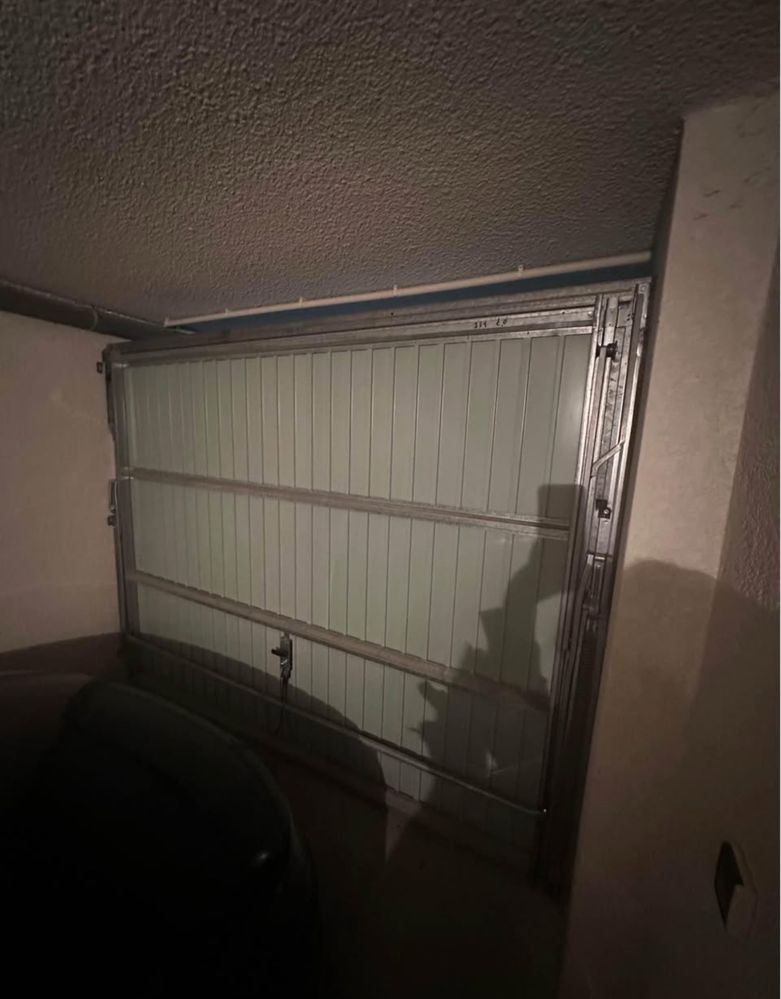 Vendo portao de garagem sem motor
