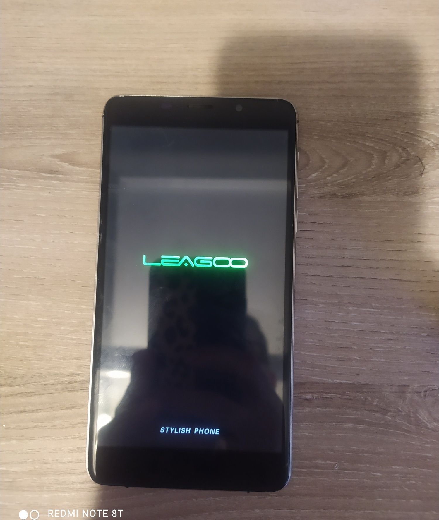 ПРОДАМ телефон Leagoo M8