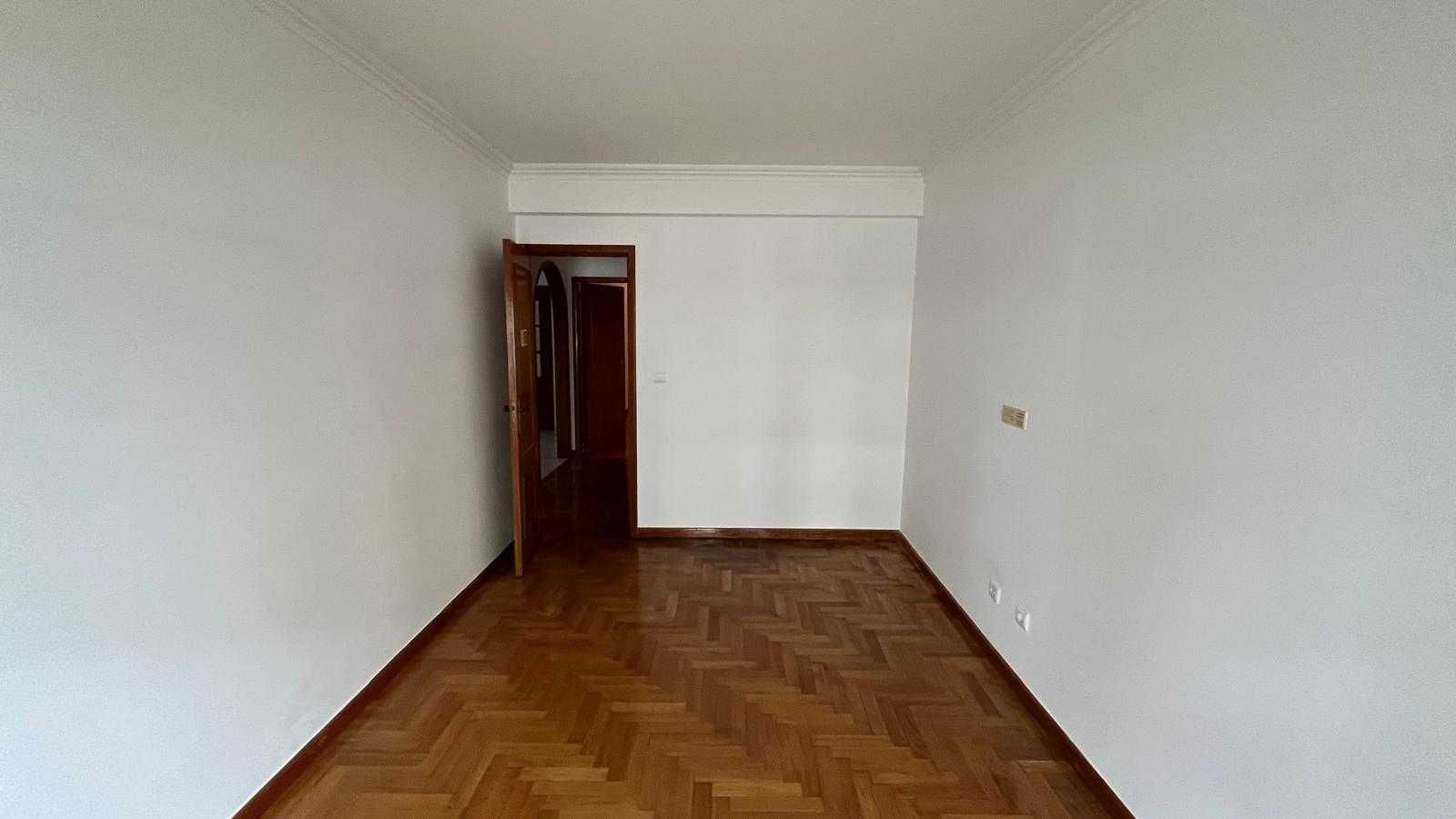 Apartamento T3 à venda na zona nova do Montijo