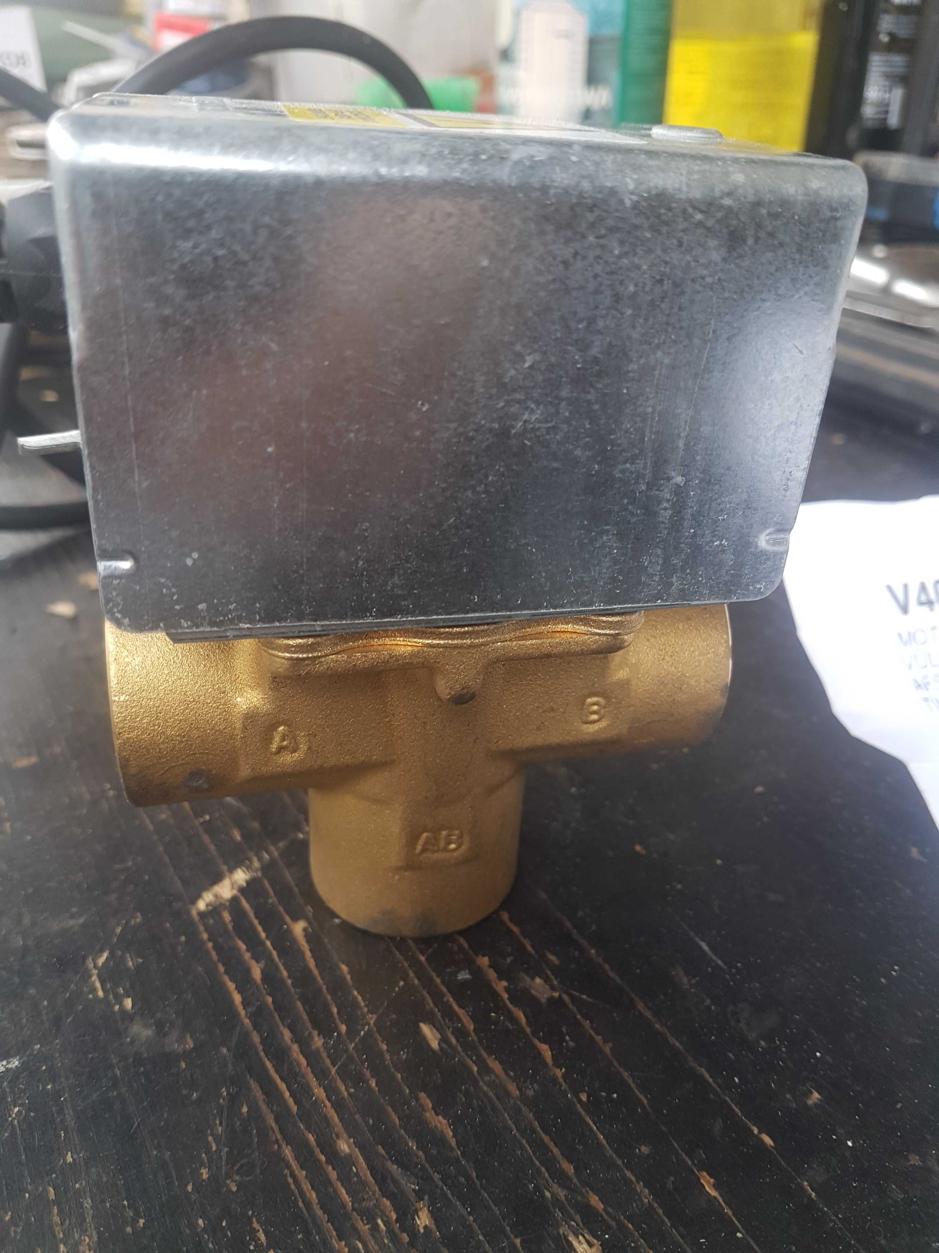 Elektrozawór V4044F1034 Honeywell  Zawór