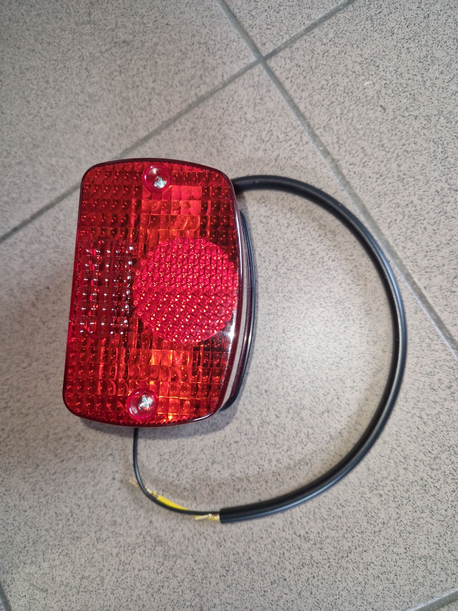 Fabrycznie Nowa kpl lampa tyl wsk 125 175 b3 motorynka m1 pl