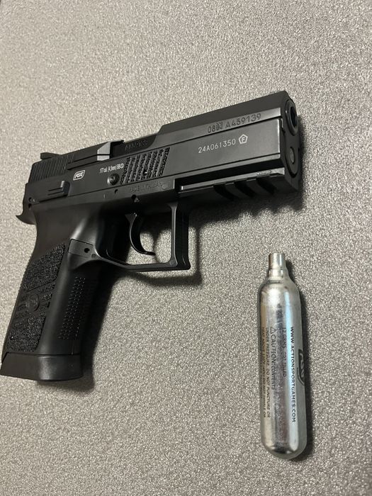 Pistola CZ 4.5mm Nova