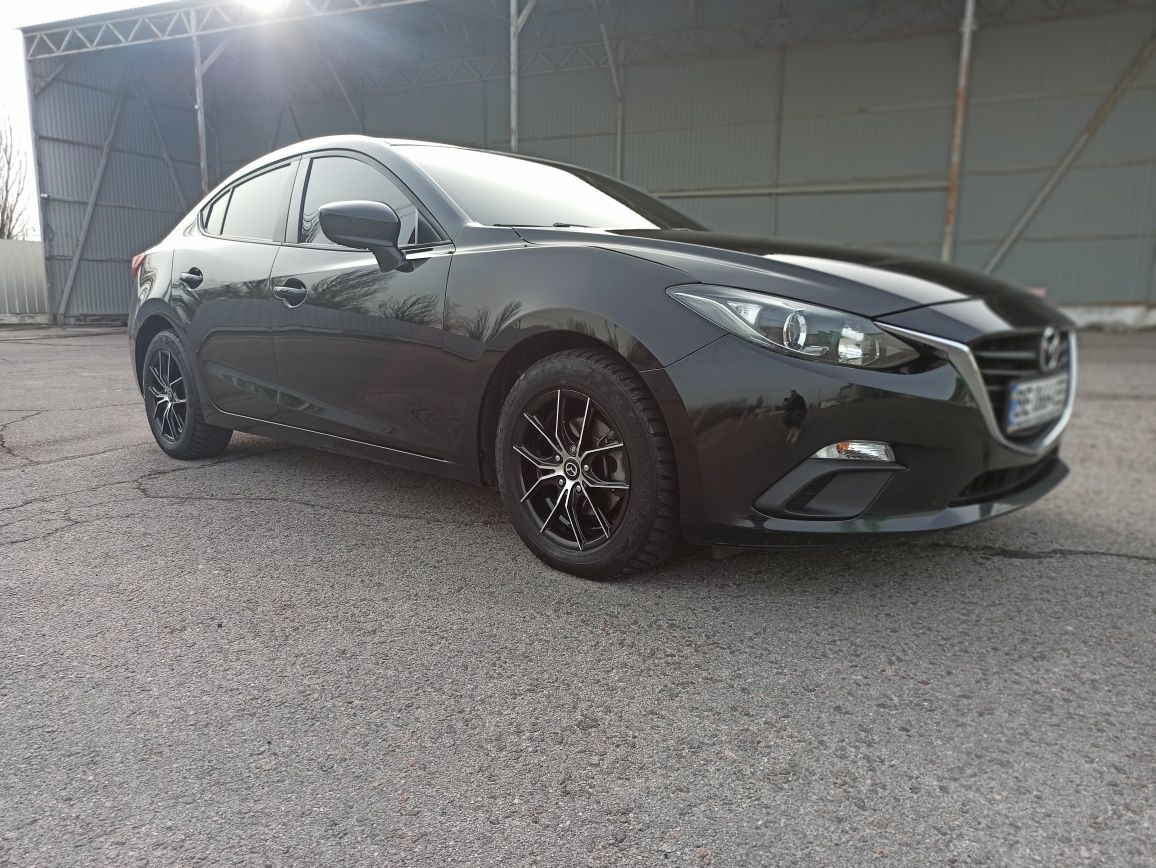 Автомобиль MAZDA 3