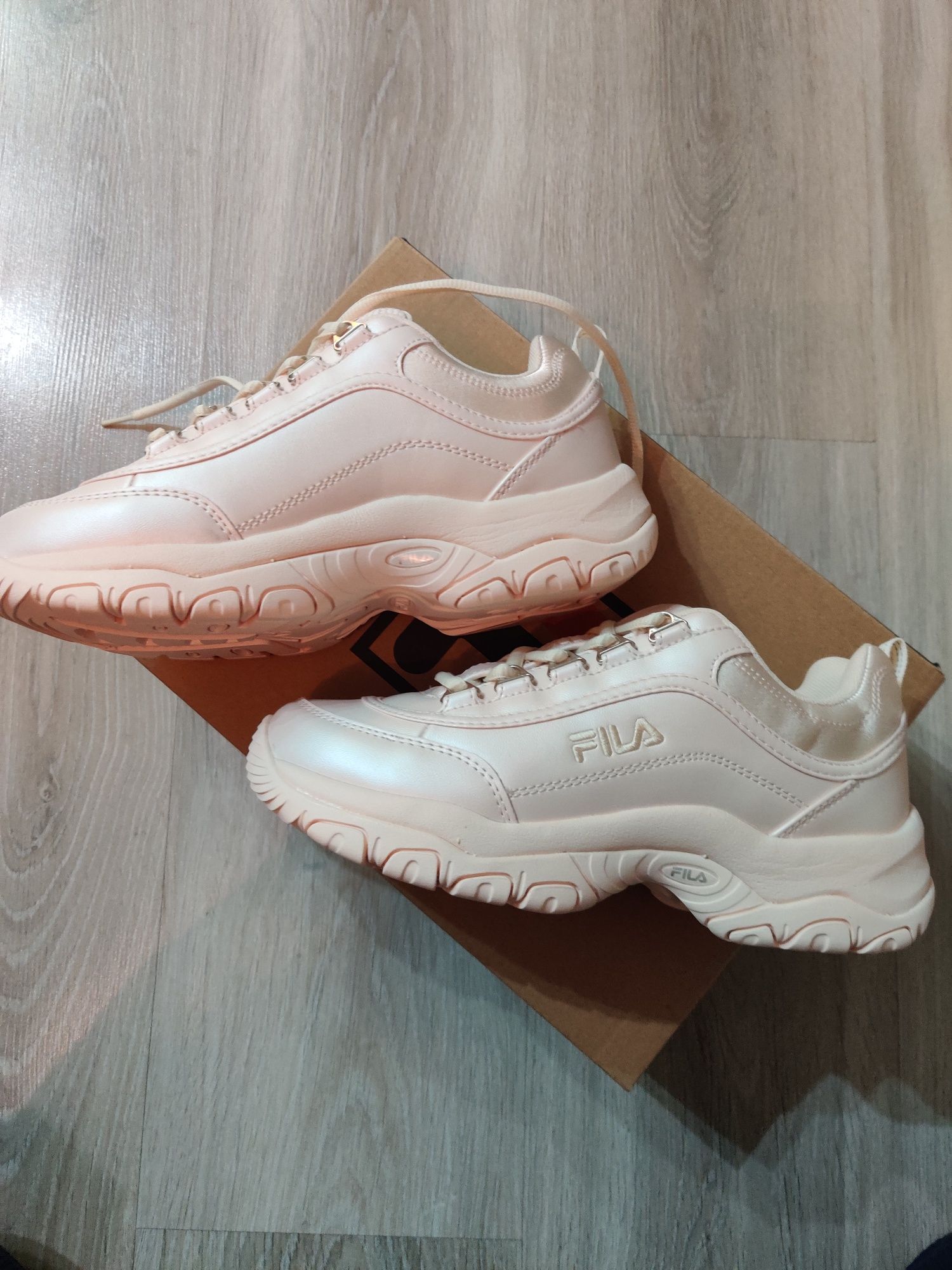 Buty damskie FILA f Strada wmn 37 Vanilla cream