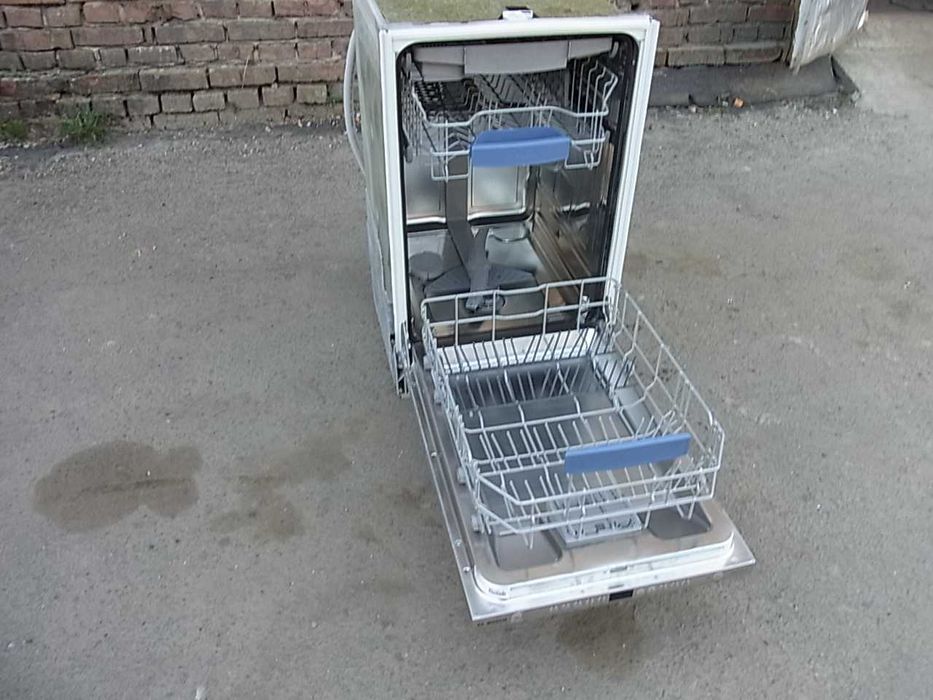 Посудомийна машина BOSCH Siemens BAUKNECHT  45 см 9 персон з Німеччини