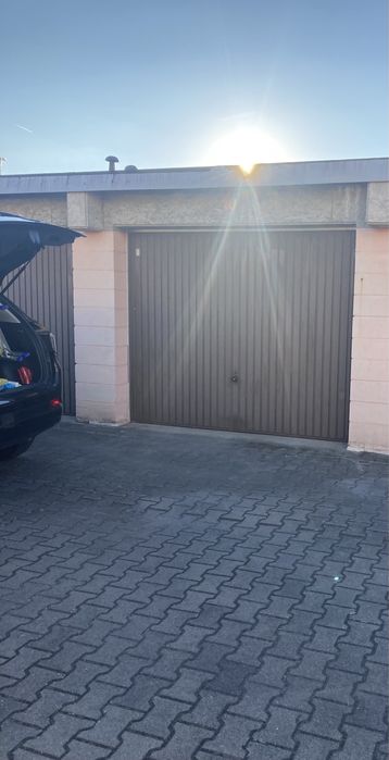 Garaż murowany na zamknietym kompleksie