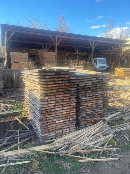 Дошка некондиційна півтори метри довжини