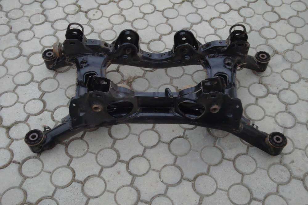 Рама-підвіска заднього моста на Suzuki Grand Vitara 2007 року