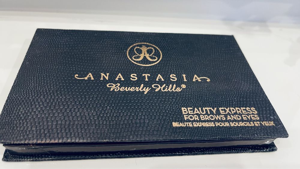 Anastasia beverly hills beauty express набір для макіяжу очей і брів