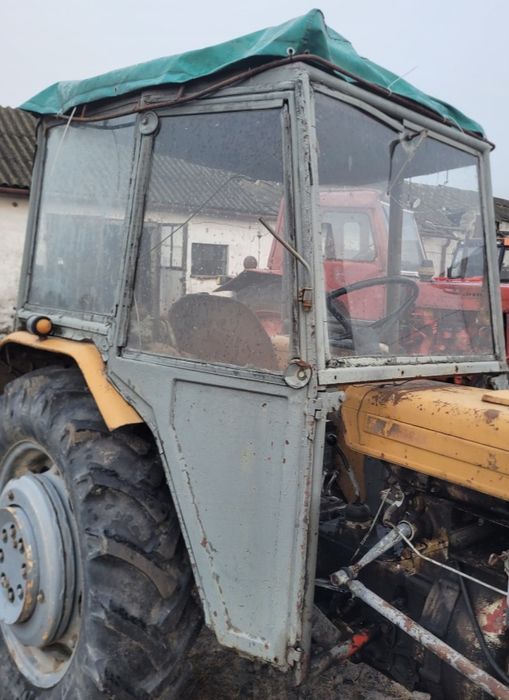 Kabina rurkową Ursus C330 niekompletna