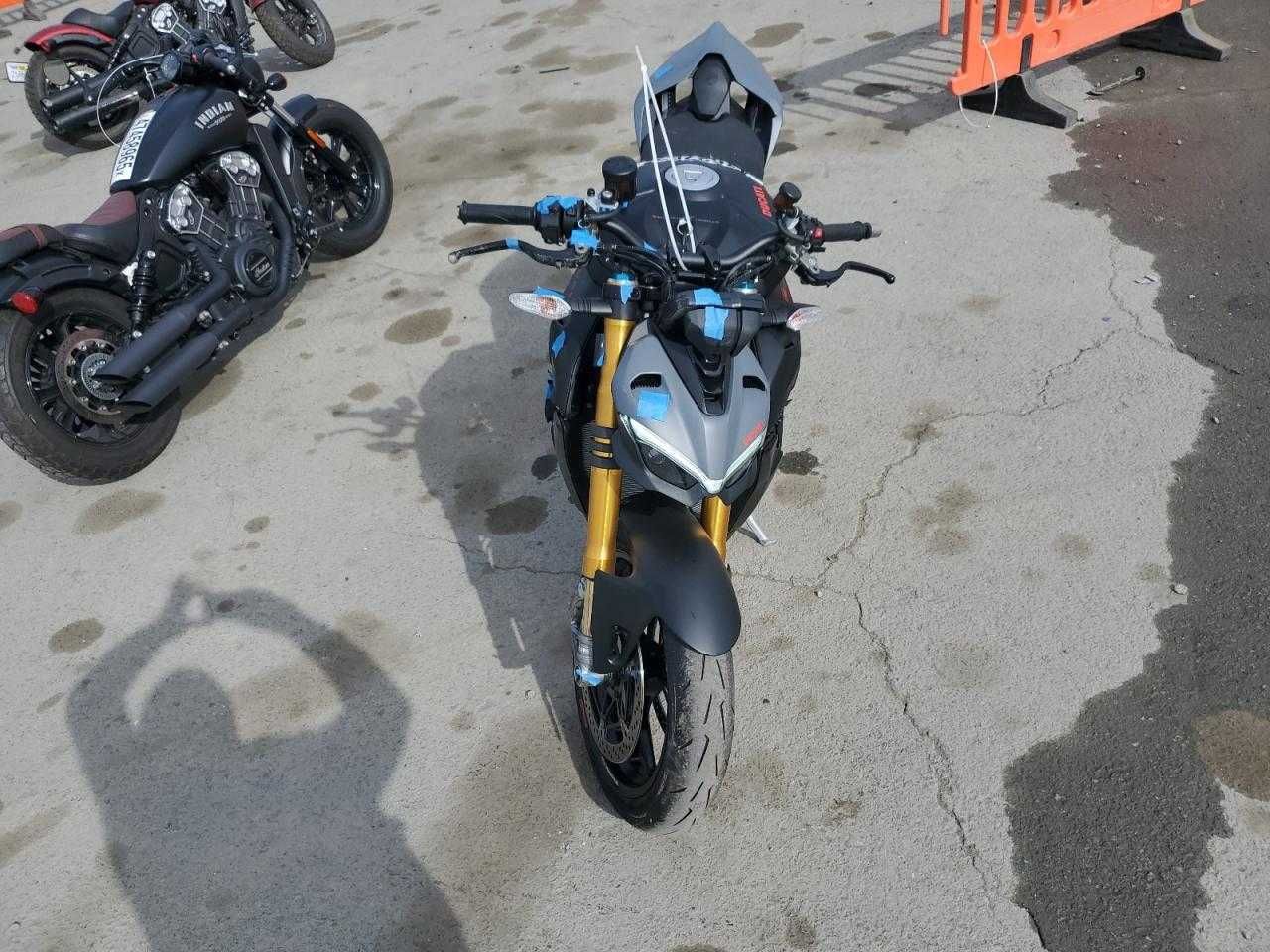 Ducati Streetfighter V4 2024 Року