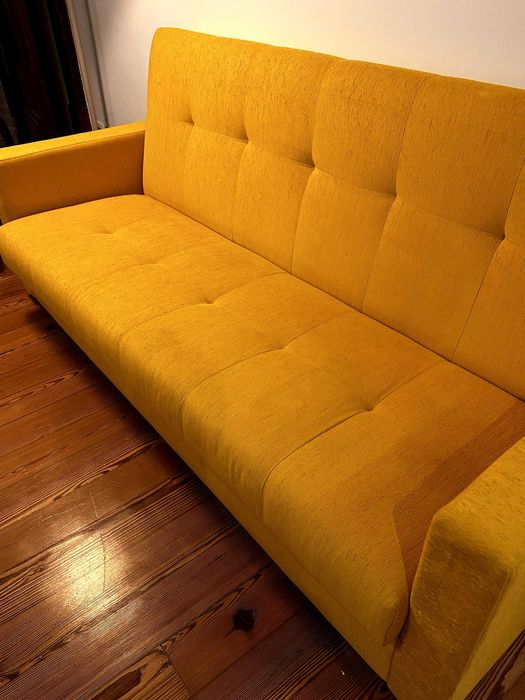 Sofá Cama Amarelo com 2,17cm de comprimento