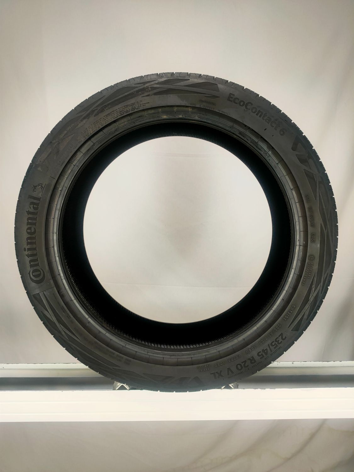 Opony 235/45R20 lato 235/45/20 CONTINENTAL (osobowe) OO12996