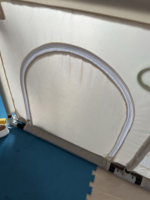 Parque bebés com tapete