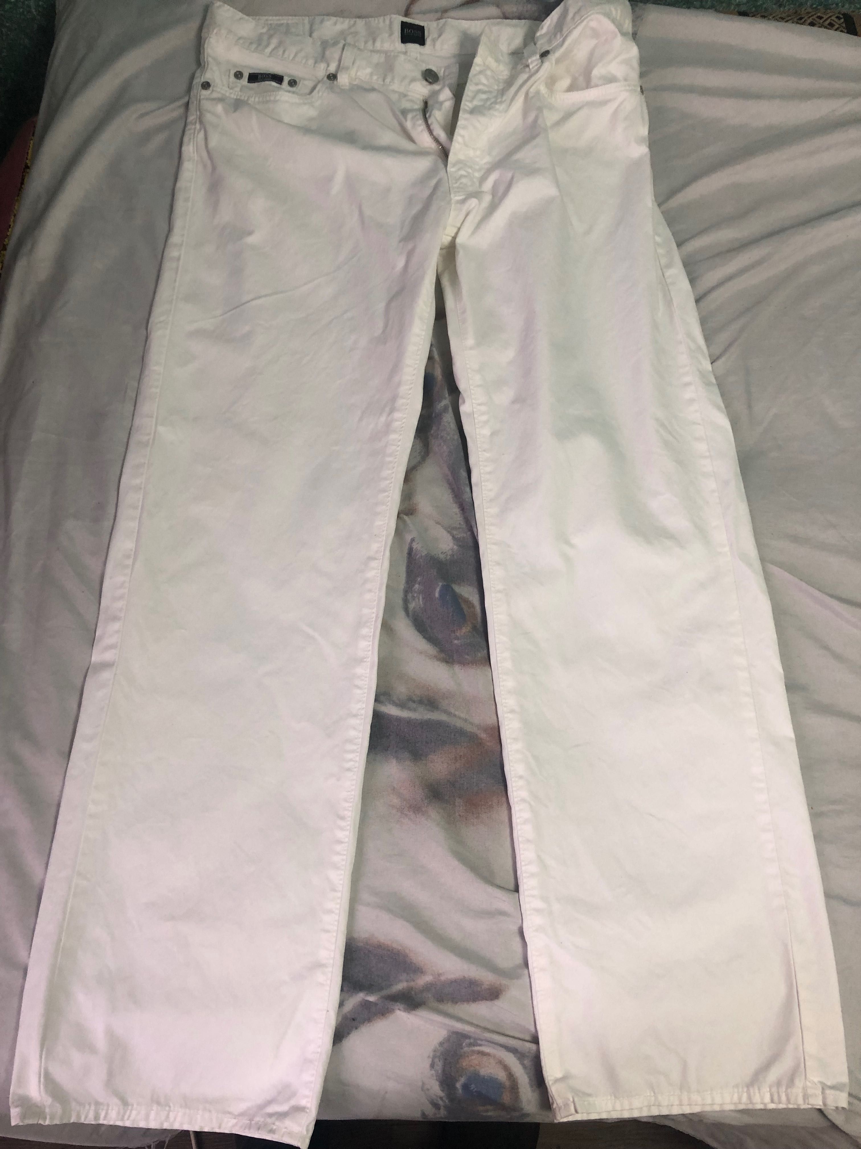 Продам белые джинсы Hugo Boss