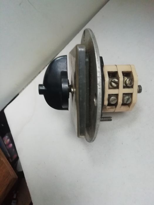 przełącznik 2 biegunowy na 220V - 230