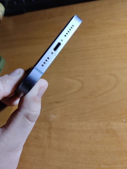 айфон 14 плюс заблокований