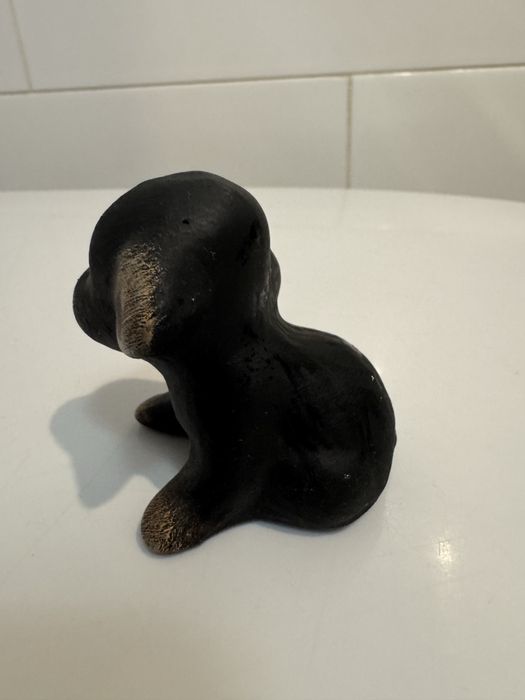 Czarny piesek pies szczeniaczek figurka ceramiczna wysokość 6cm.