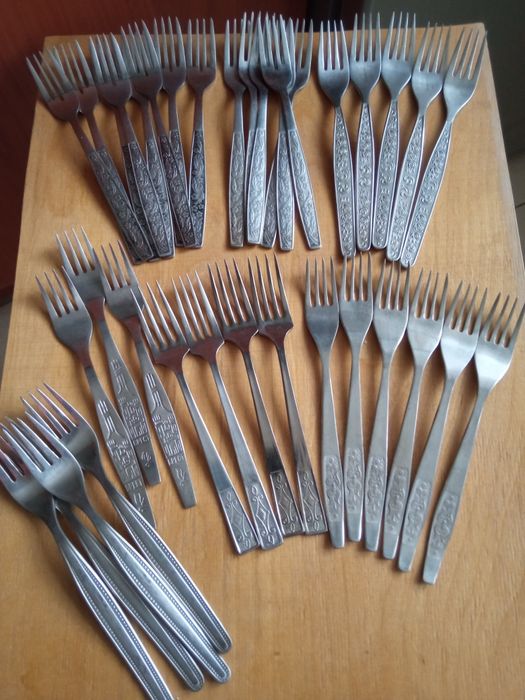 Столовые наборы. Столовые, десертные ложки, вилки, ножи