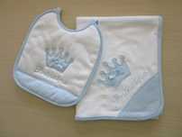 conjunto fralda e babete impermeavel principe / princesa