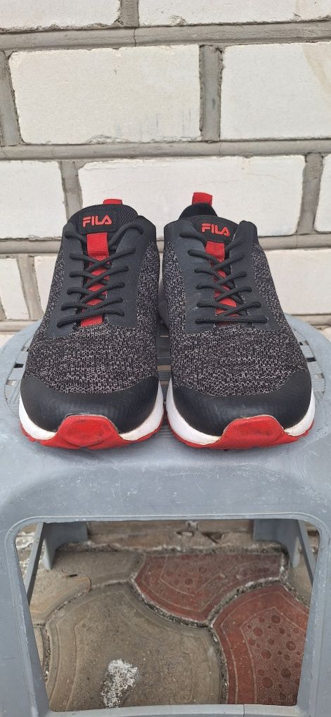 FILA кроссовки оригинальные раз 45-45,5