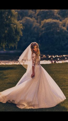 Свадебное платье сверкающее