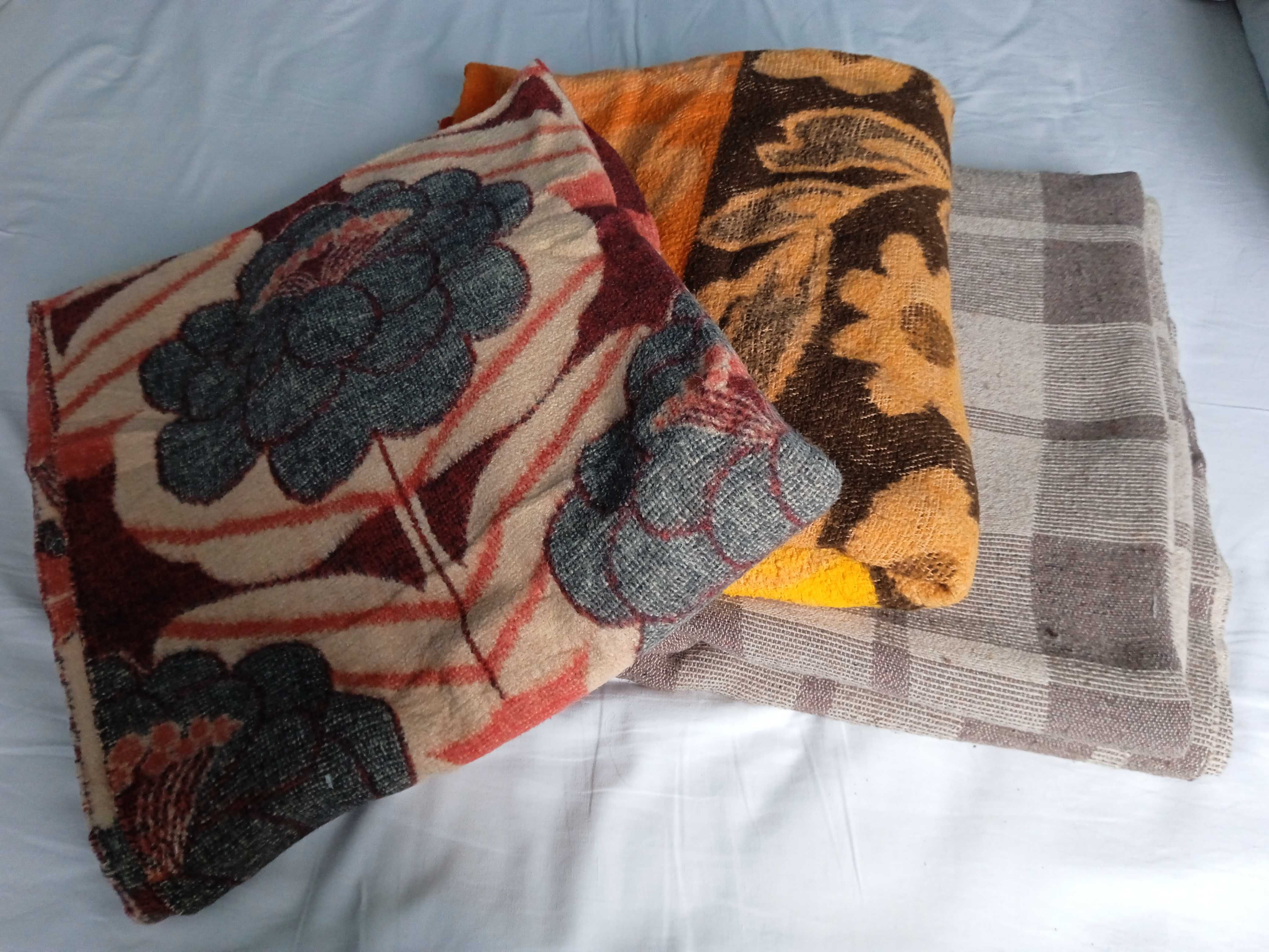 Cobertores diversos para cama de casal