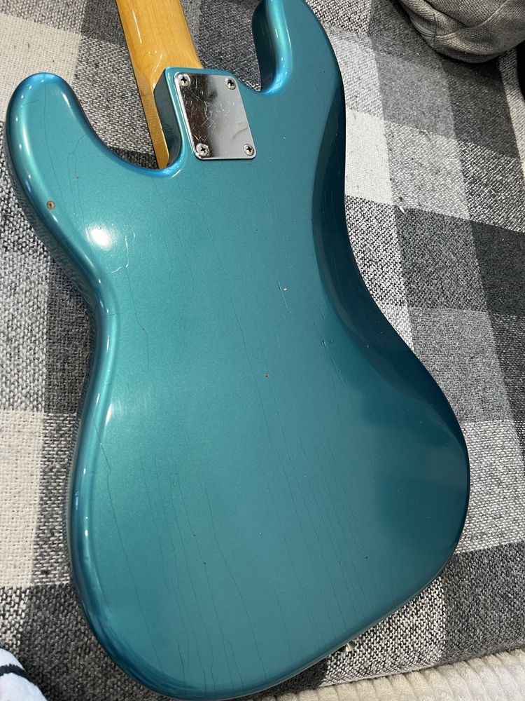 Продам японський Fender Precision Bass PB-70