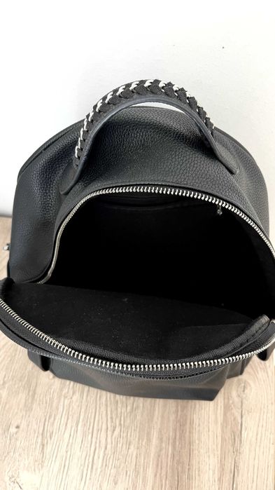 Czarny plecak Bershka