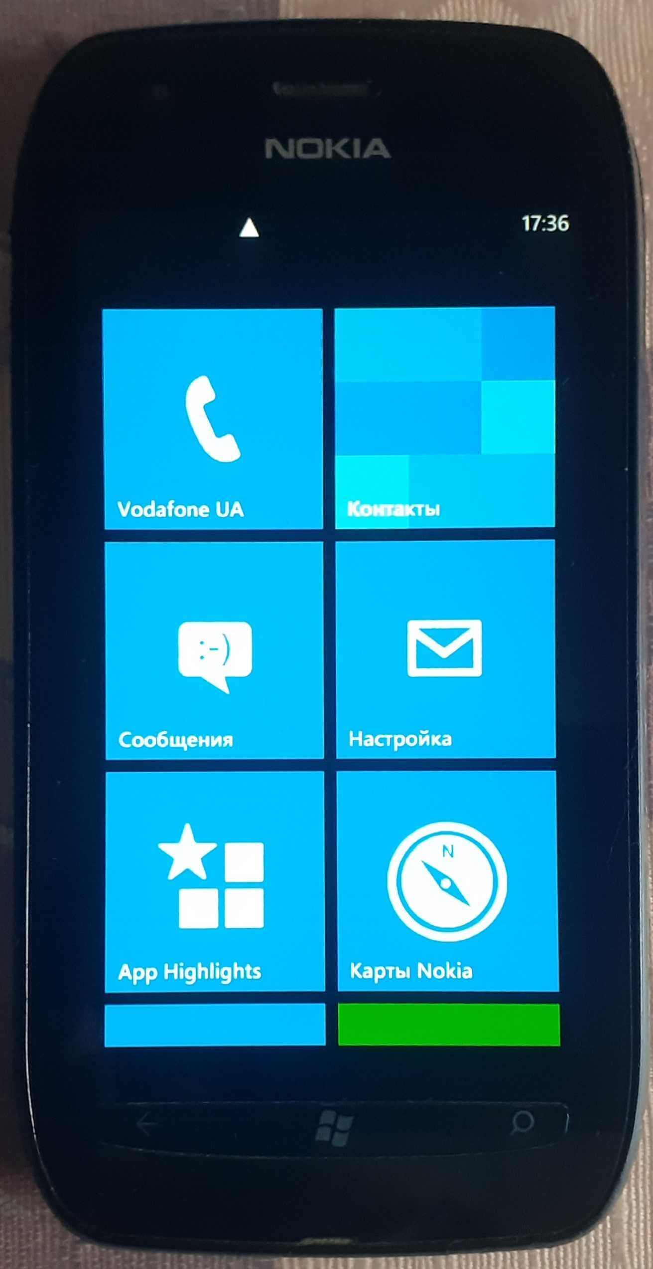 Смартфон Nokia Lumia 710