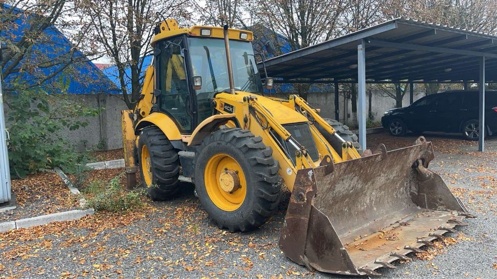 Трактор екскаватор JCB