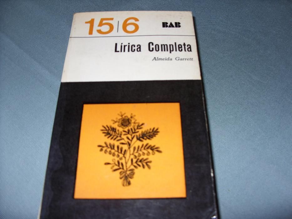 Livro "Lírica Completa" de Almeida Garrett