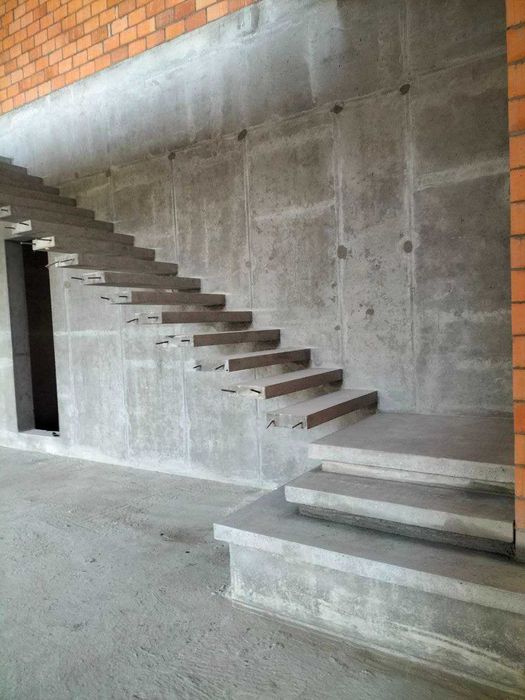 Сходи з бетону. Виготовлення та монтаж бетонних сходів