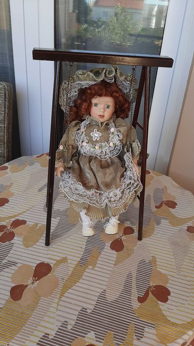 Diversas Bonecas Porcelana Vintage c/Suporte