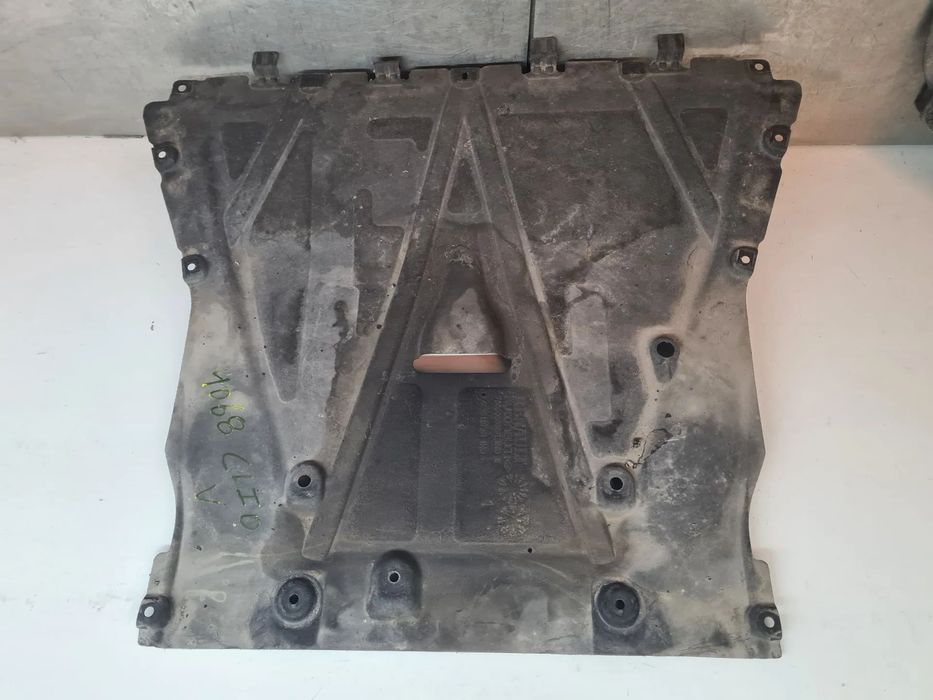 Blindagem inferior da carroçaria RENAULT Clio V (BF_)