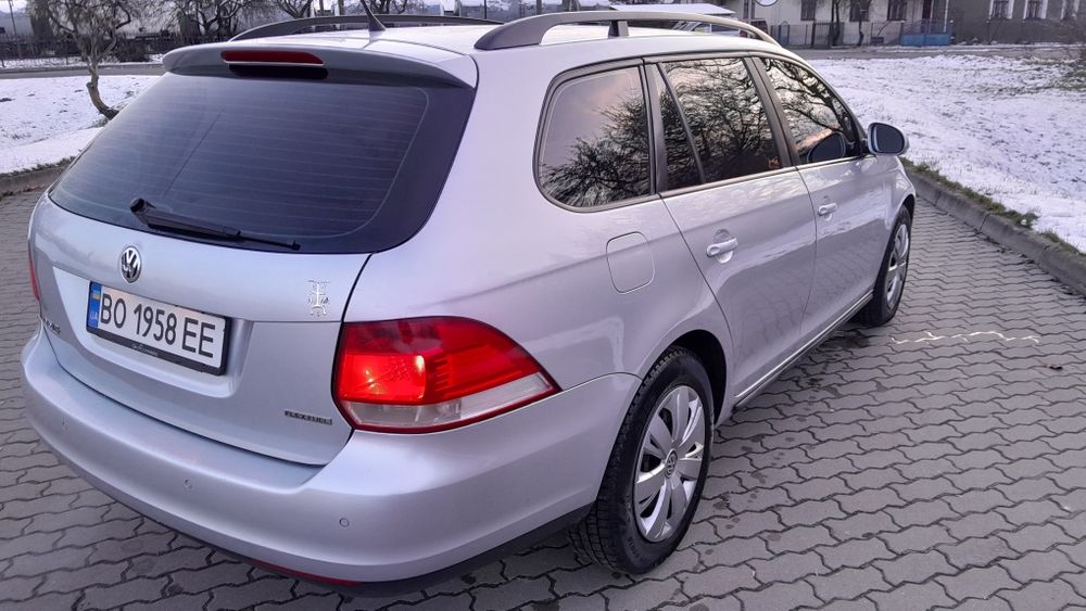 Автомобіль Volkswagen GOLF 1.6 MPI