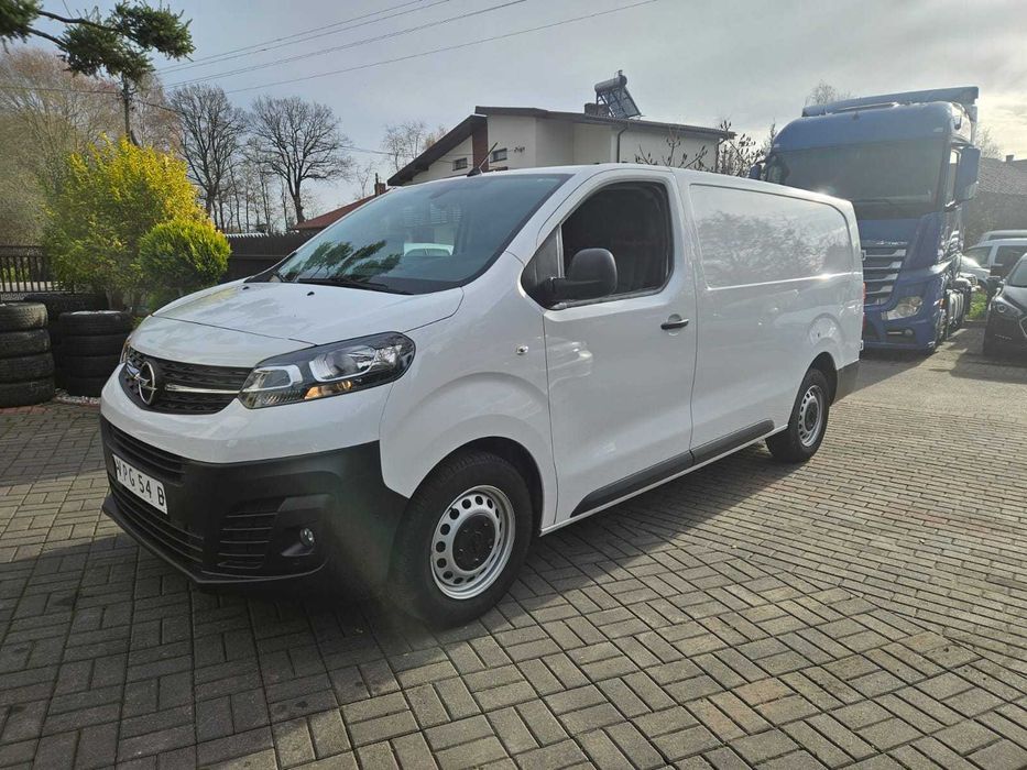 Opel Vivaro extra long ładny niski przebieg