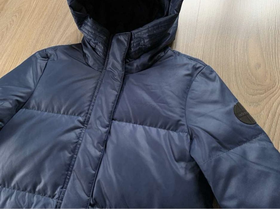 Пуховик жіночий adidas