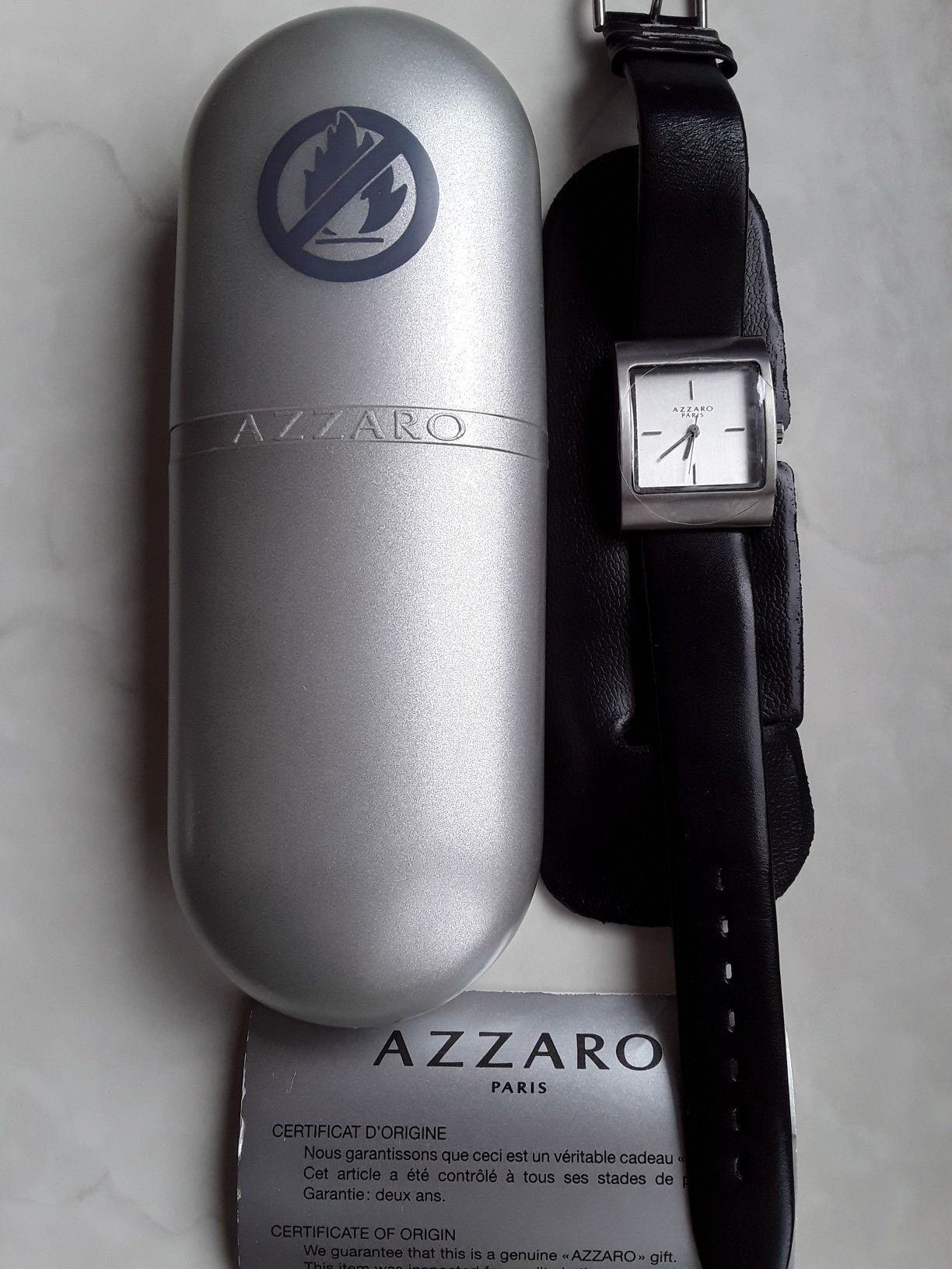 Наручний годинник Azzaro.